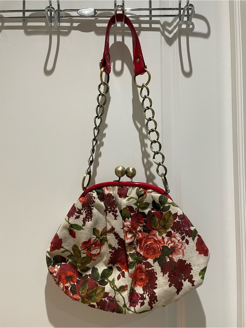 Floral Red Canvas Chain-Handle Women's Kisslock Bag